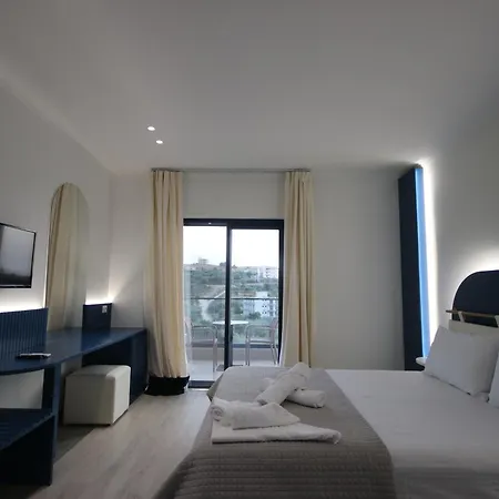 Inn Bay View Himare